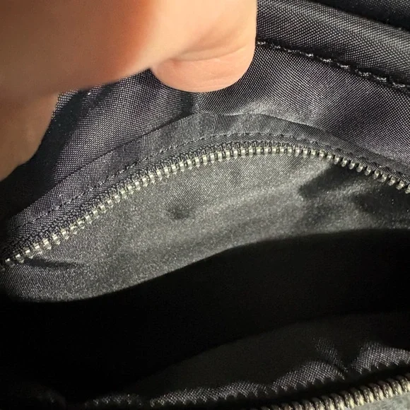 Lululemon City Adventurer Bag 2.5L - Picture 2 of 7